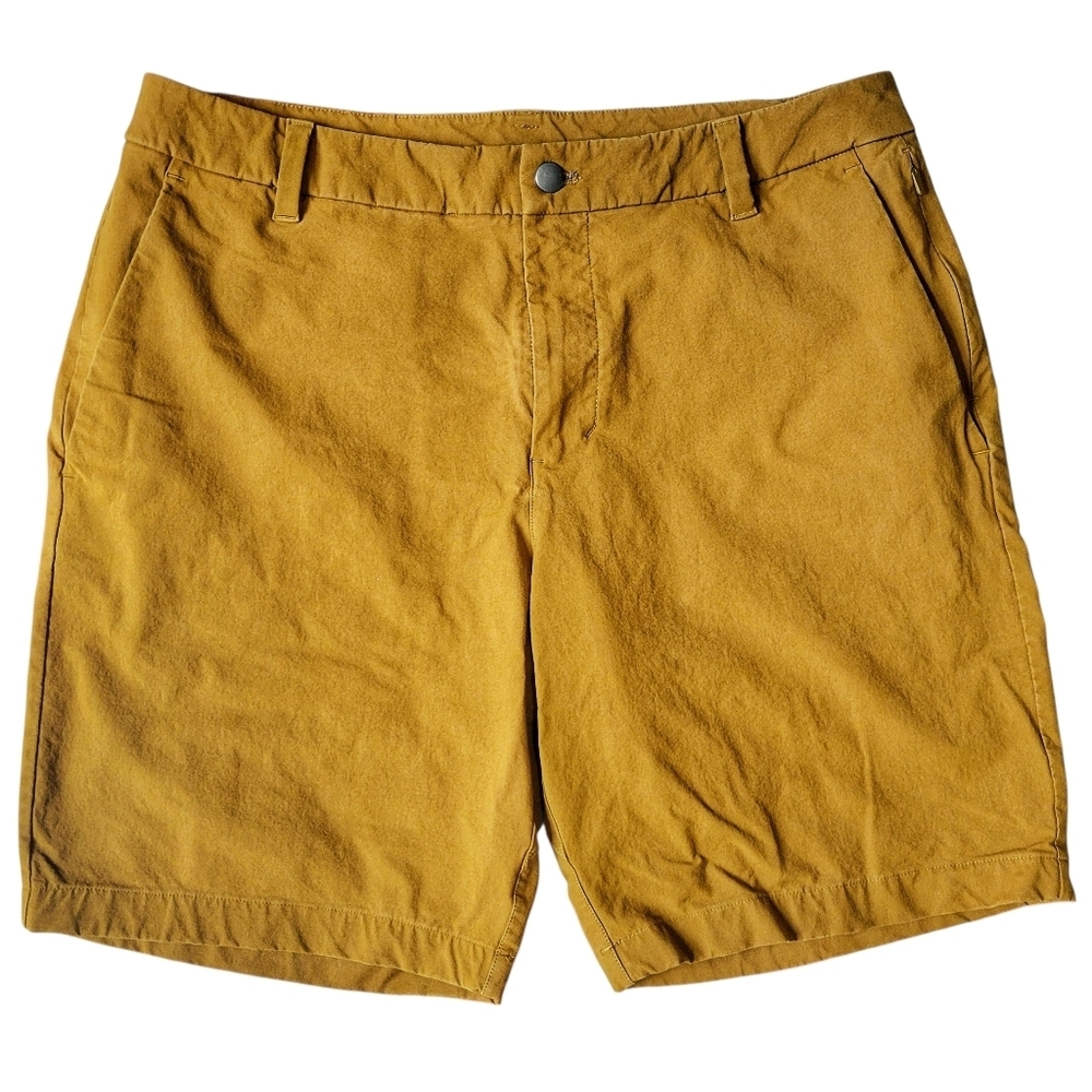 Lululemon // M's Commission Short Warpstreme 9" // 34 // Sahara Sand